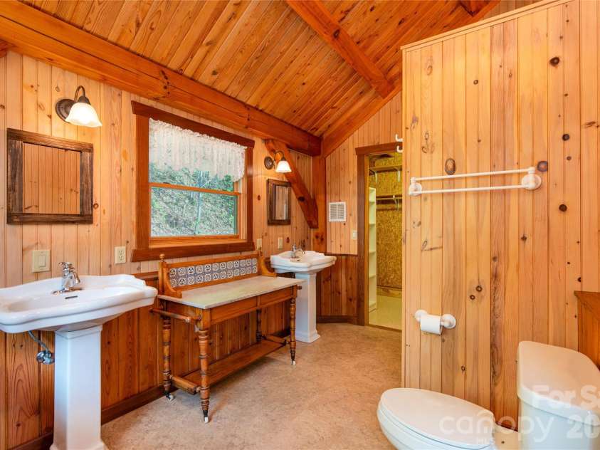 1602 Forest Run Road, Sylva, NC 28779.  MLS# CAR4396526, YatesRealty ID 39345. 