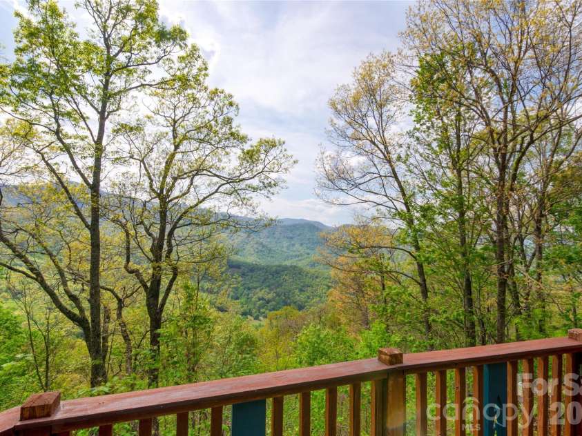 1602 Forest Run Road, Sylva, NC 28779.  MLS# CAR4396526, YatesRealty ID 39345. 
