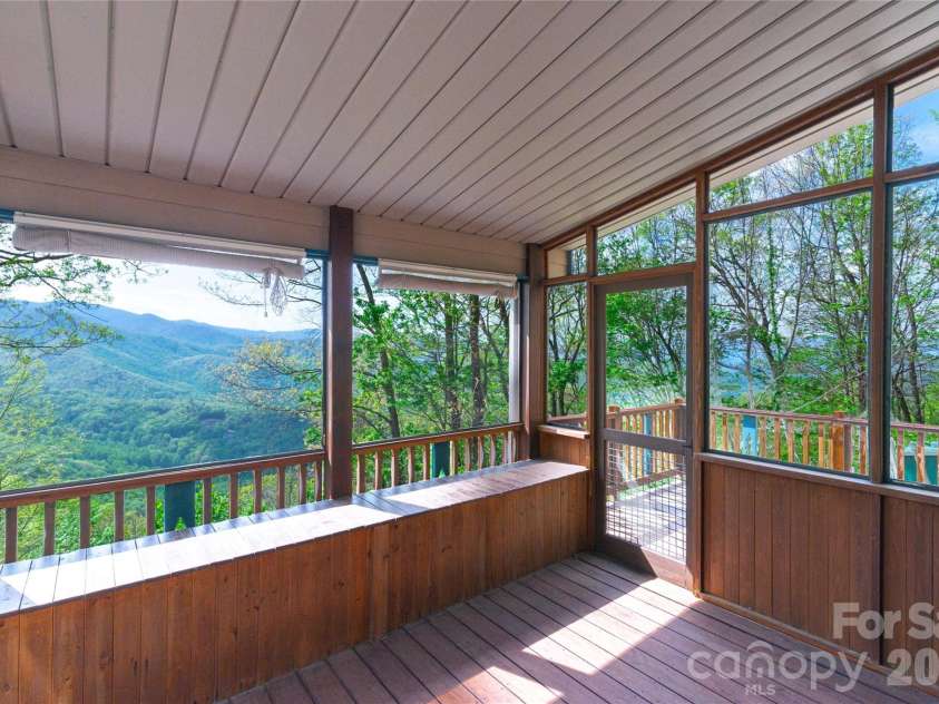 1602 Forest Run Road, Sylva, NC 28779.  MLS# CAR4396526, YatesRealty ID 39345. 