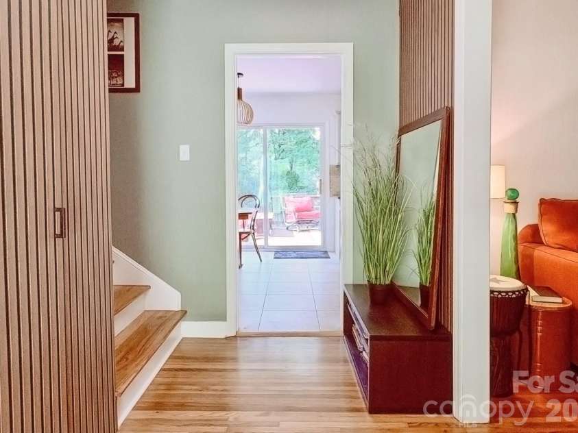 2815 Burnt Mill Road, Charlotte, NC 28210.  MLS# CAR4394157, YatesRealty ID 39346. 
