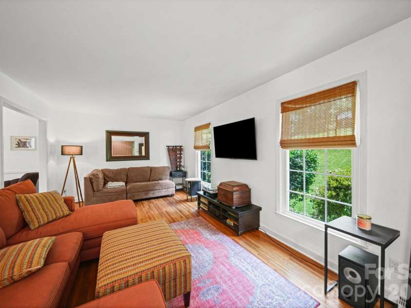 2815 Burnt Mill Road, Charlotte, NC 28210.  MLS# CAR4394157, YatesRealty ID 39346. 