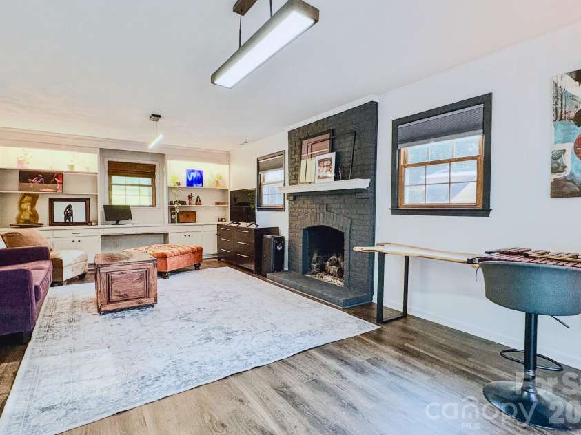 2815 Burnt Mill Road, Charlotte, NC 28210.  MLS# CAR4394157, YatesRealty ID 39346. 