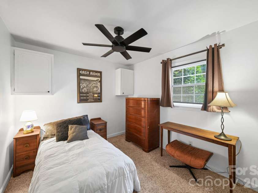 2815 Burnt Mill Road, Charlotte, NC 28210.  MLS# CAR4394157, YatesRealty ID 39346. 