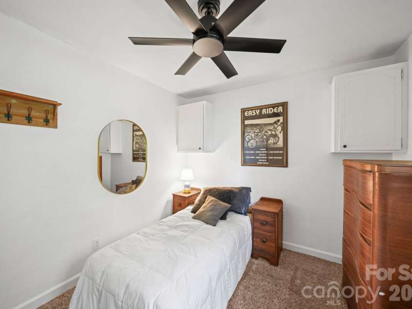 2815 Burnt Mill Road, Charlotte, NC 28210.  MLS# CAR4394157, YatesRealty ID 39346. 