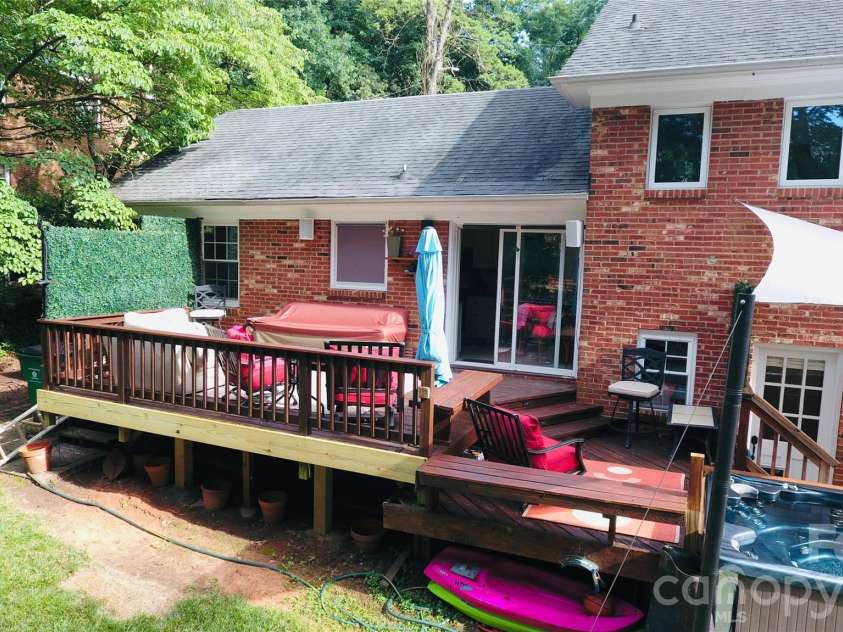 2815 Burnt Mill Road, Charlotte, NC 28210.  MLS# CAR4394157, YatesRealty ID 39346. 