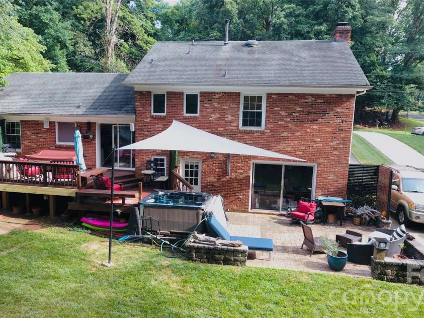2815 Burnt Mill Road, Charlotte, NC 28210.  MLS# CAR4394157, YatesRealty ID 39346. 