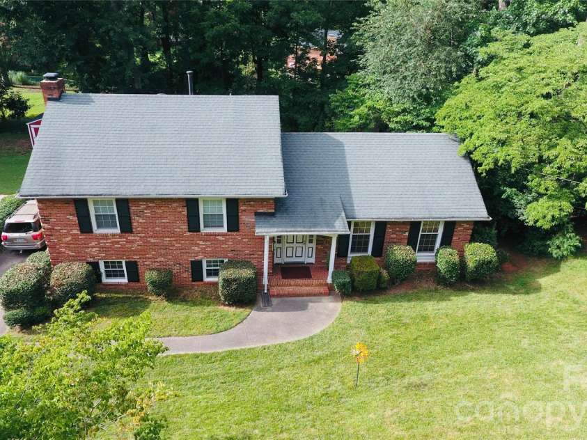 2815 Burnt Mill Road, Charlotte, NC 28210.  MLS# CAR4394157, YatesRealty ID 39346. 