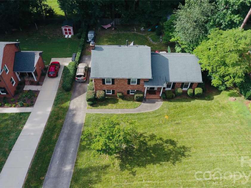2815 Burnt Mill Road, Charlotte, NC 28210.  MLS# CAR4394157, YatesRealty ID 39346. 