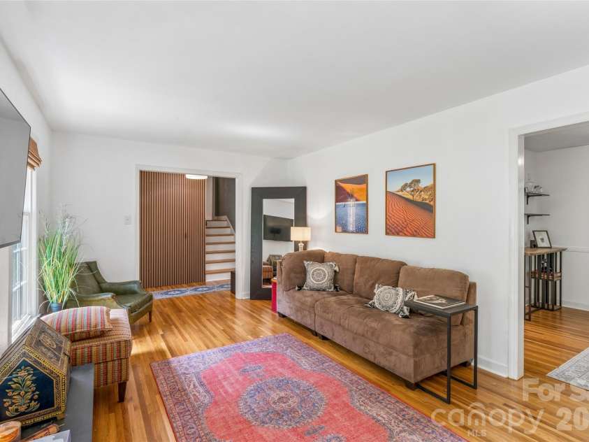 2815 Burnt Mill Road, Charlotte, NC 28210.  MLS# CAR4394157, YatesRealty ID 39346. 