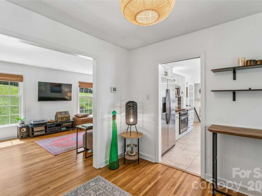 2815 Burnt Mill Road, Charlotte, NC 28210.  MLS# CAR4394157, YatesRealty ID 39346. 