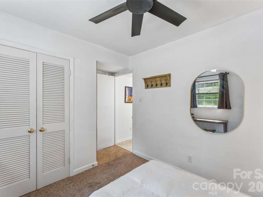 2815 Burnt Mill Road, Charlotte, NC 28210.  MLS# CAR4394157, YatesRealty ID 39346. 