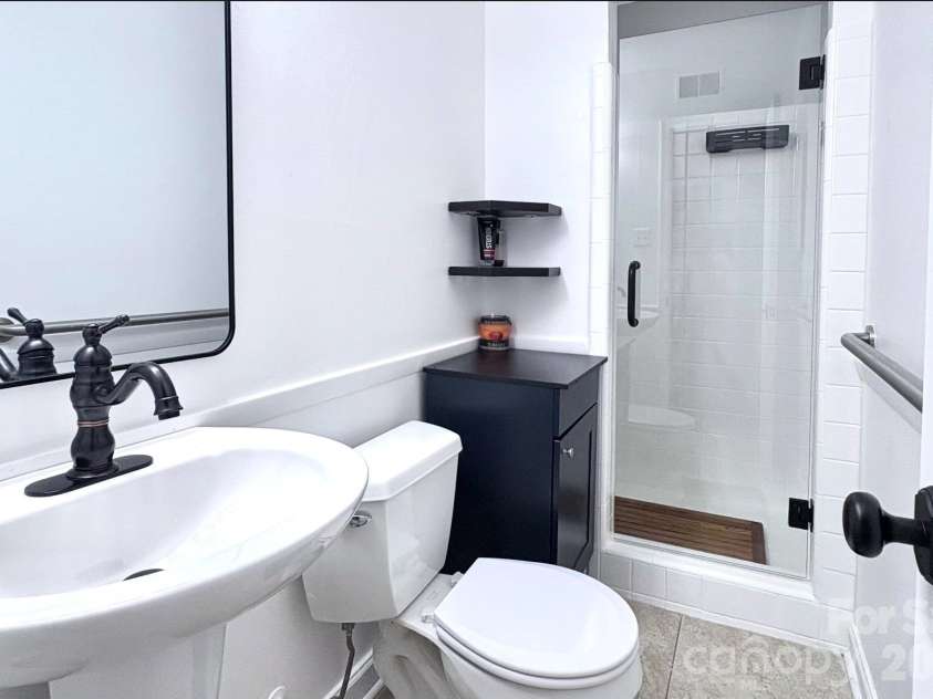 2815 Burnt Mill Road, Charlotte, NC 28210.  MLS# CAR4394157, YatesRealty ID 39346. Basement Full Bath