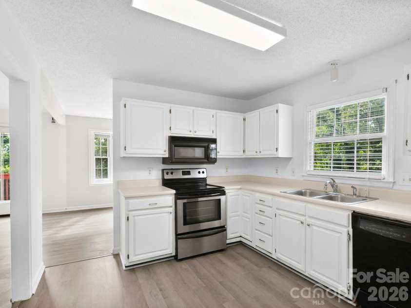 1 Strathmore Drive, Arden, NC 28704.  MLS# CAR4397102, YatesRealty ID 39347. 