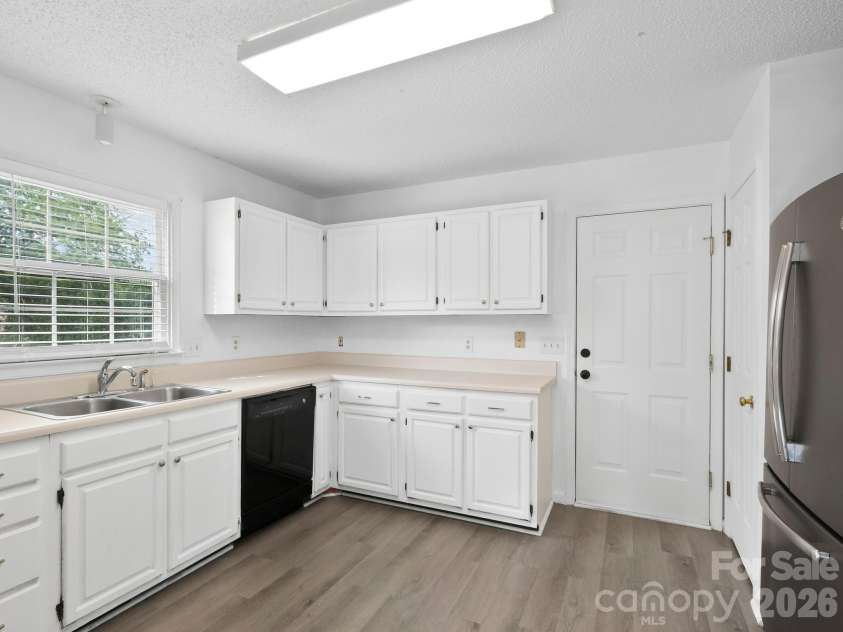 1 Strathmore Drive, Arden, NC 28704.  MLS# CAR4397102, YatesRealty ID 39347. 
