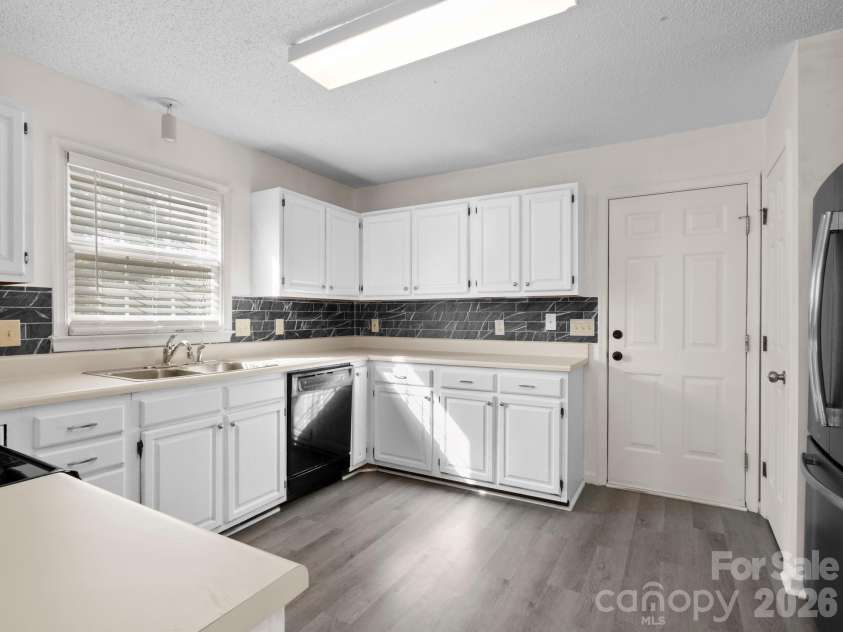 1 Strathmore Drive, Arden, NC 28704.  MLS# CAR4397102, YatesRealty ID 39347. 