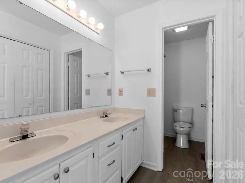 1 Strathmore Drive, Arden, NC 28704.  MLS# CAR4397102, YatesRealty ID 39347. 