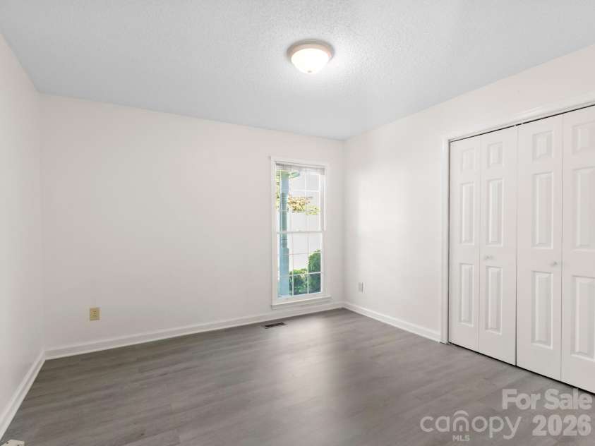 1 Strathmore Drive, Arden, NC 28704.  MLS# CAR4397102, YatesRealty ID 39347. 