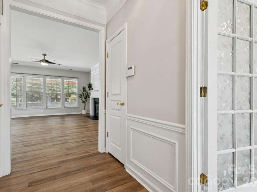 8426 Heron Glen Drive, Charlotte, NC 28269.  MLS# CAR4405282, YatesRealty ID 39349. 