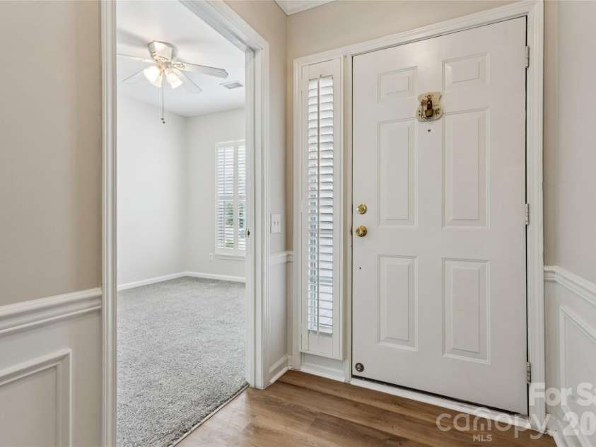 8426 Heron Glen Drive, Charlotte, NC 28269.  MLS# CAR4405282, YatesRealty ID 39349. 