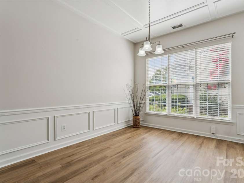 8426 Heron Glen Drive, Charlotte, NC 28269.  MLS# CAR4405282, YatesRealty ID 39349. 