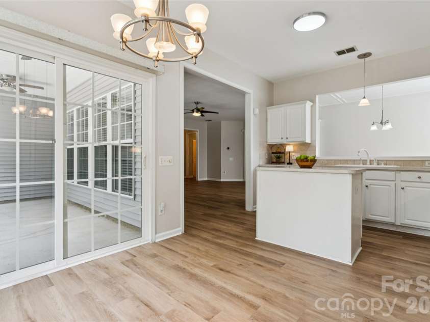8426 Heron Glen Drive, Charlotte, NC 28269.  MLS# CAR4405282, YatesRealty ID 39349. 
