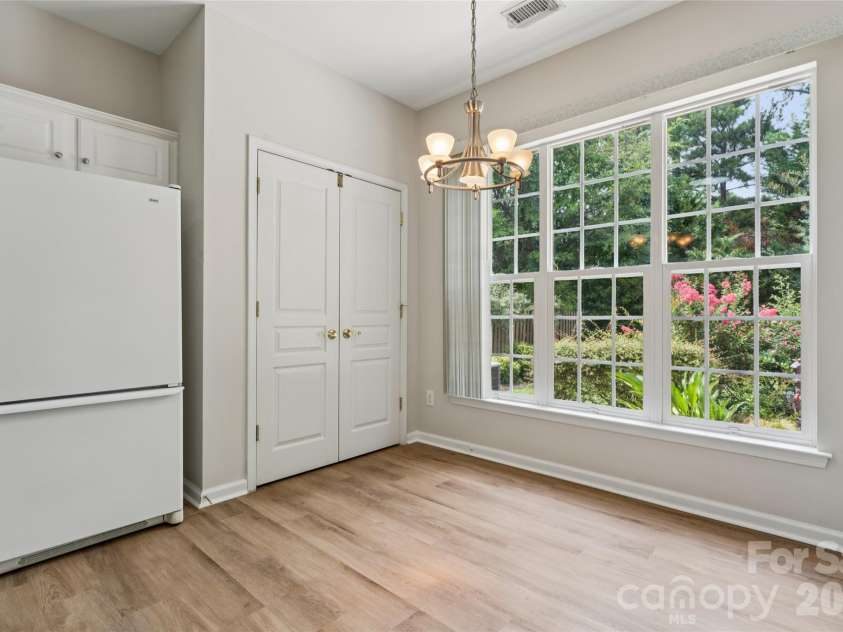 8426 Heron Glen Drive, Charlotte, NC 28269.  MLS# CAR4405282, YatesRealty ID 39349. 