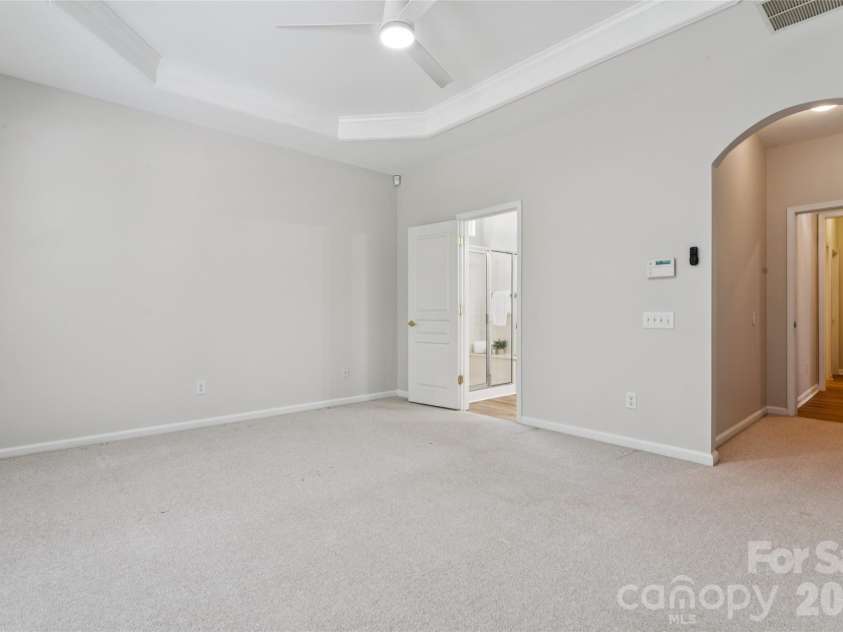 8426 Heron Glen Drive, Charlotte, NC 28269.  MLS# CAR4405282, YatesRealty ID 39349. 