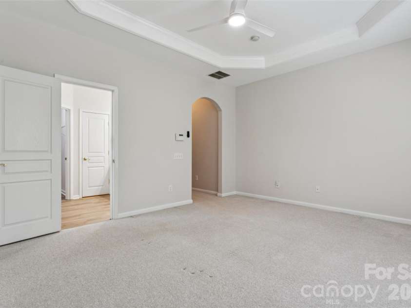 8426 Heron Glen Drive, Charlotte, NC 28269.  MLS# CAR4405282, YatesRealty ID 39349. 
