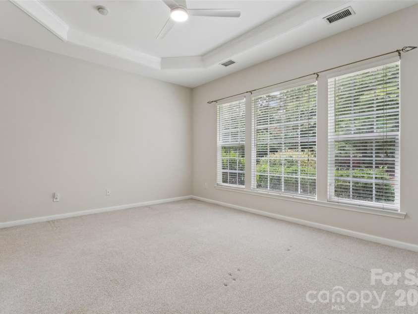 8426 Heron Glen Drive, Charlotte, NC 28269.  MLS# CAR4405282, YatesRealty ID 39349. 