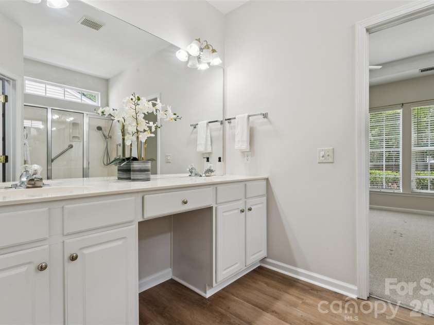 8426 Heron Glen Drive, Charlotte, NC 28269.  MLS# CAR4405282, YatesRealty ID 39349. 