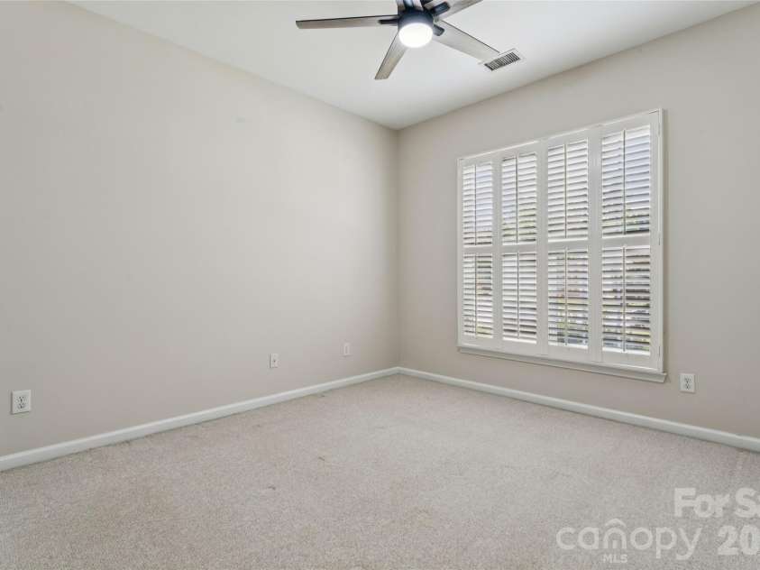 8426 Heron Glen Drive, Charlotte, NC 28269.  MLS# CAR4405282, YatesRealty ID 39349. 