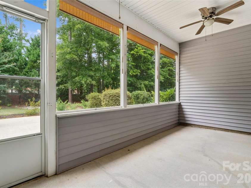 8426 Heron Glen Drive, Charlotte, NC 28269.  MLS# CAR4405282, YatesRealty ID 39349. 