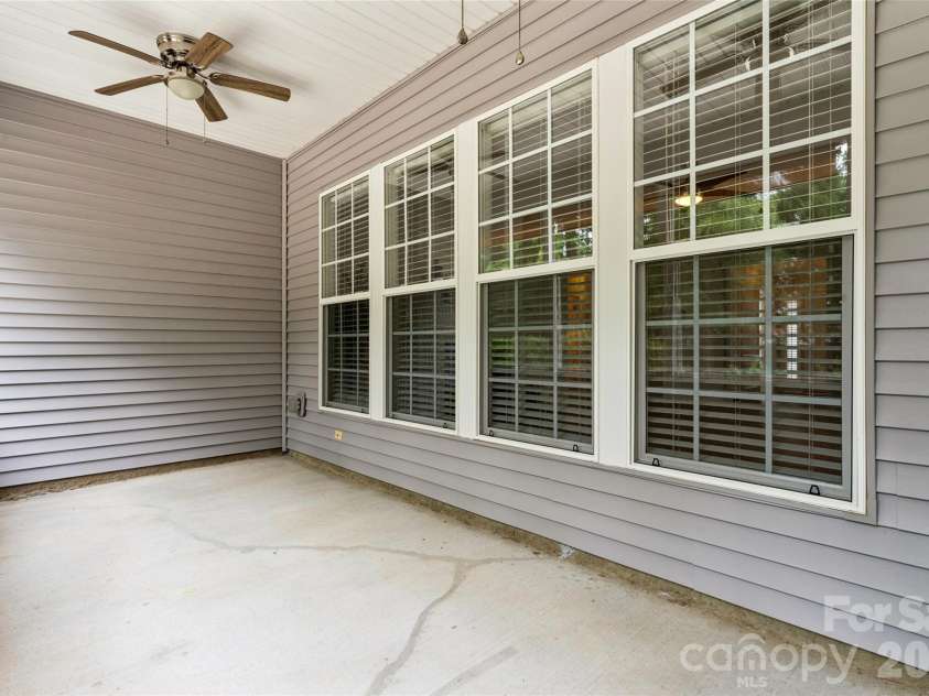 8426 Heron Glen Drive, Charlotte, NC 28269.  MLS# CAR4405282, YatesRealty ID 39349. 