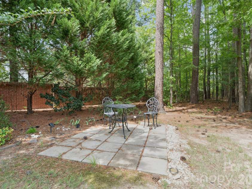 8426 Heron Glen Drive, Charlotte, NC 28269.  MLS# CAR4405282, YatesRealty ID 39349. 