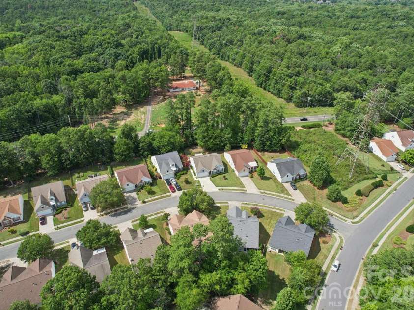 8426 Heron Glen Drive, Charlotte, NC 28269.  MLS# CAR4405282, YatesRealty ID 39349. 