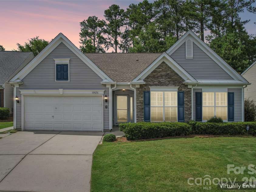 8426 Heron Glen Drive, Charlotte, NC 28269.  MLS# CAR4405282, YatesRealty ID 39349. 