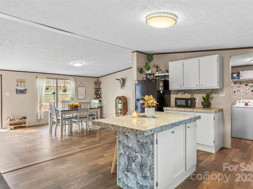 255 Liberty Estates Lane, Taylorsville, NC 28681.  MLS# CAR4230384, YatesRealty ID 3935. Open Kitchen