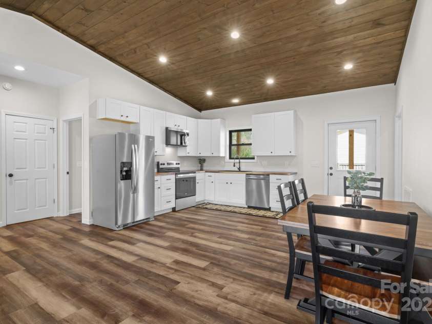 90 Park Street Street, Bryson City, NC 28713.  MLS# CAR4314470, YatesRealty ID 3935. 