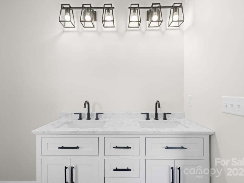 90 Park Street Street, Bryson City, NC 28713.  MLS# CAR4314470, YatesRealty ID 3935. 