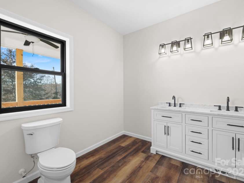 90 Park Street Street, Bryson City, NC 28713.  MLS# CAR4314470, YatesRealty ID 3935. 