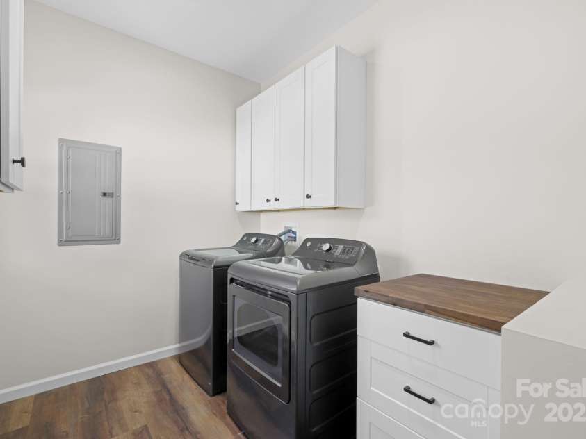 90 Park Street Street, Bryson City, NC 28713.  MLS# CAR4314470, YatesRealty ID 3935. 