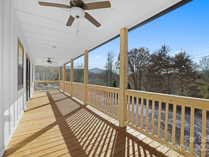 90 Park Street Street, Bryson City, NC 28713.  MLS# CAR4314470, YatesRealty ID 3935. 