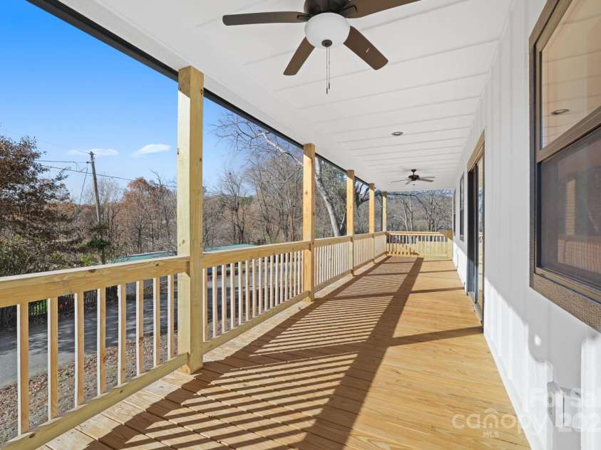 90 Park Street Street, Bryson City, NC 28713.  MLS# CAR4314470, YatesRealty ID 3935. 