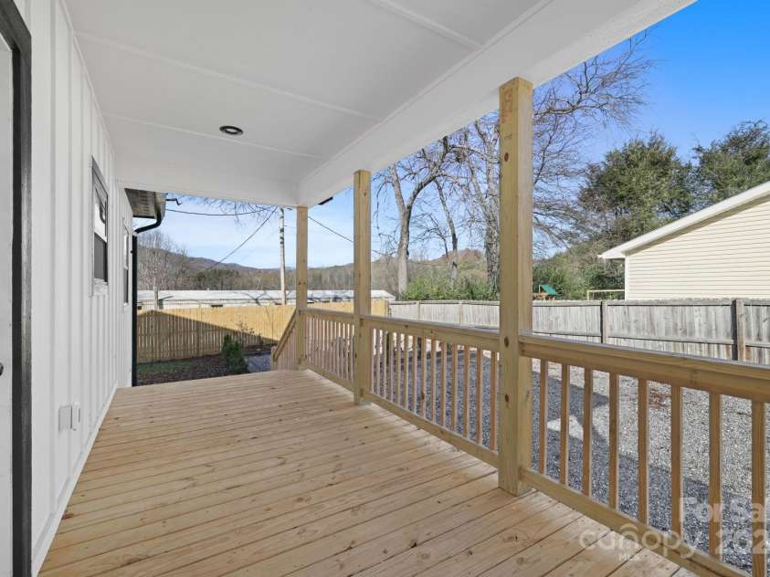 90 Park Street Street, Bryson City, NC 28713.  MLS# CAR4314470, YatesRealty ID 3935. 