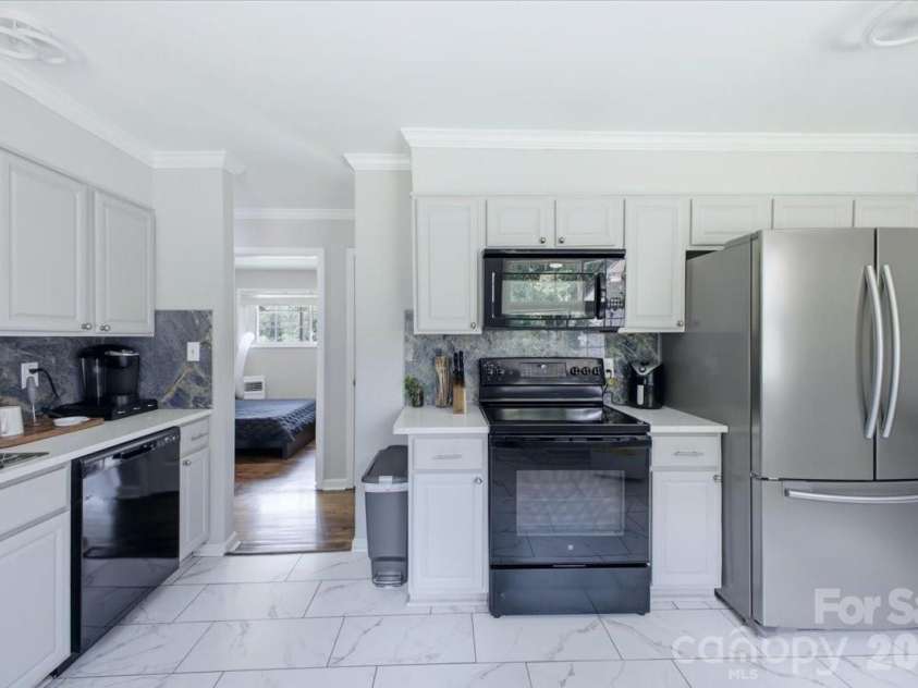 2521 Alleghany Street, Charlotte, NC 28208.  MLS# CAR4437661, YatesRealty ID 39350. 
