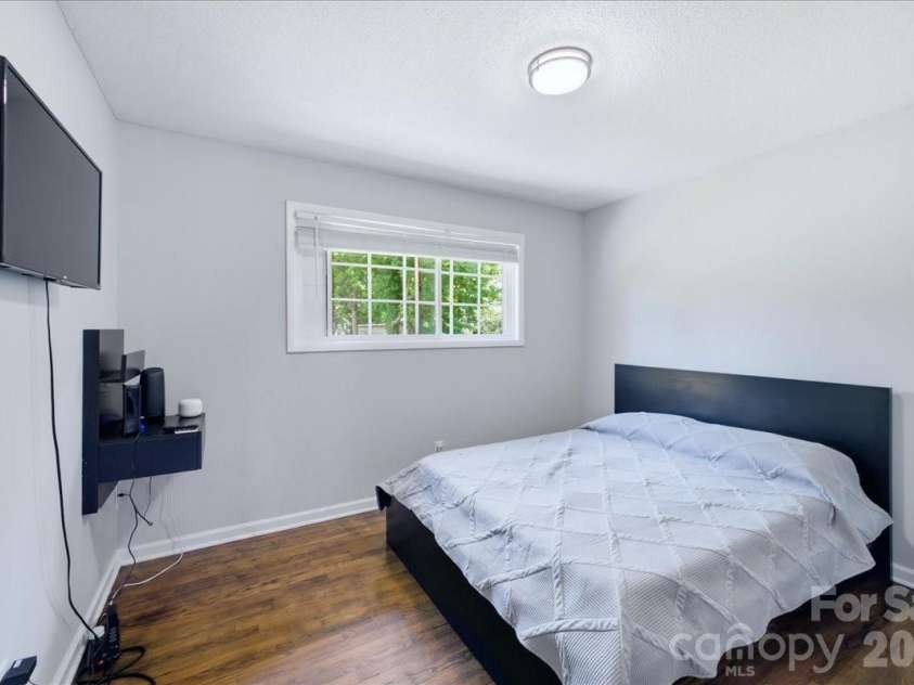 2521 Alleghany Street, Charlotte, NC 28208.  MLS# CAR4437661, YatesRealty ID 39350. 