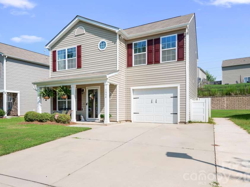 1554 Lilly Springs Place, Dallas, NC 28034.  MLS# CAR4405478, YatesRealty ID 39351. 