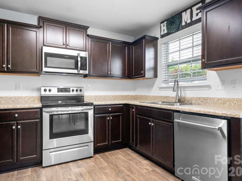1554 Lilly Springs Place, Dallas, NC 28034.  MLS# CAR4405478, YatesRealty ID 39351. 