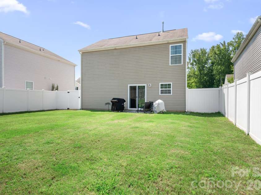 1554 Lilly Springs Place, Dallas, NC 28034.  MLS# CAR4405478, YatesRealty ID 39351. 