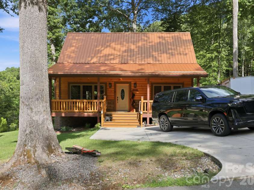533 Twinbrook Lane, Maggie Valley, NC 28751.  MLS# CAR4400888, YatesRealty ID 39353. 